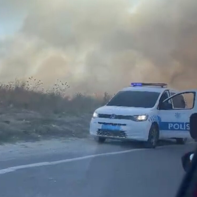 Otluk alanda çıkan yangın itfaiyenin müdahalesiyle söndürüldü