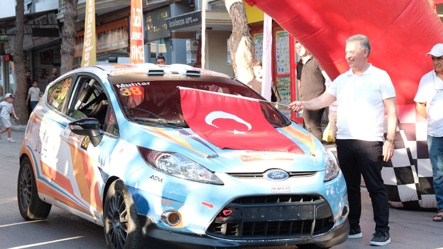 Buharkent'te yarış, 'seremonik start' ile başladı