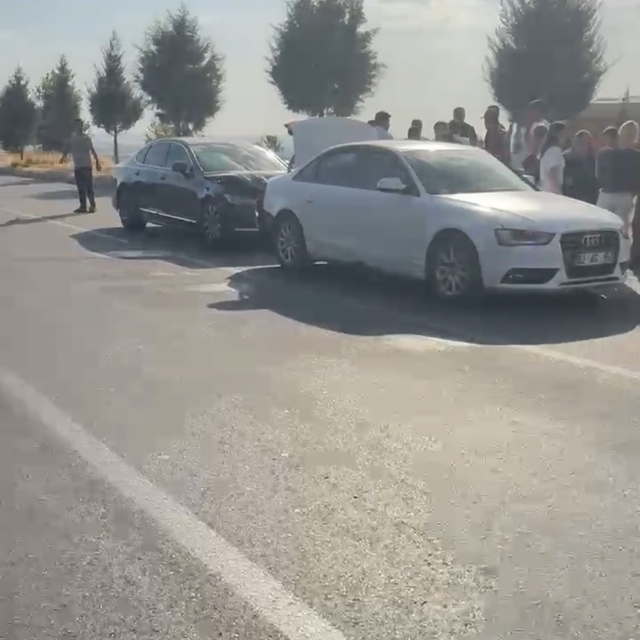 Batman'da iki otomobil çarpıştı: 4 yaralı