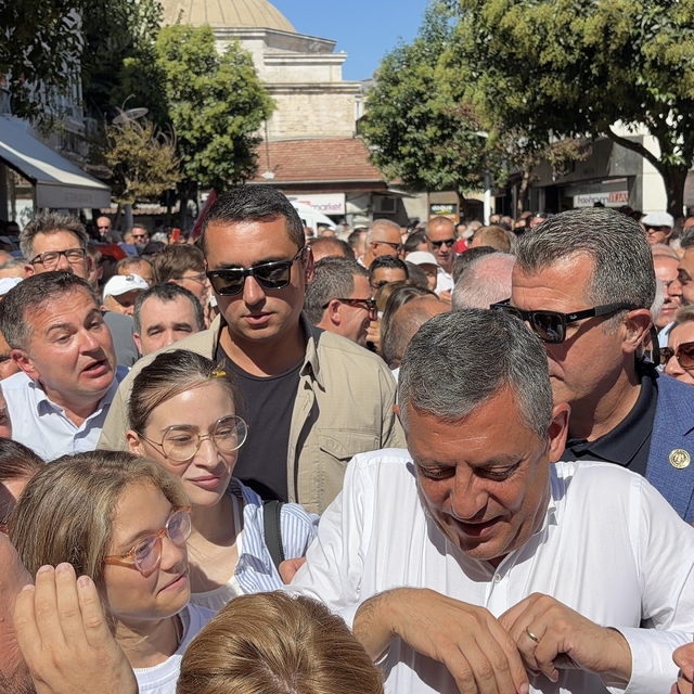Özgür Özel, Kırklareli'nde esnafla bir araya geldi