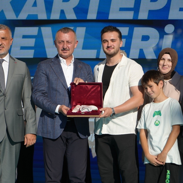 Kartepe Kent Konut Evleri'nde 144 hak sahibine anahtar teslim edildi
Başkan...