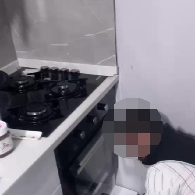 Fırının alt bölümünden uyuşturucu ve 65 bin lira çıktı