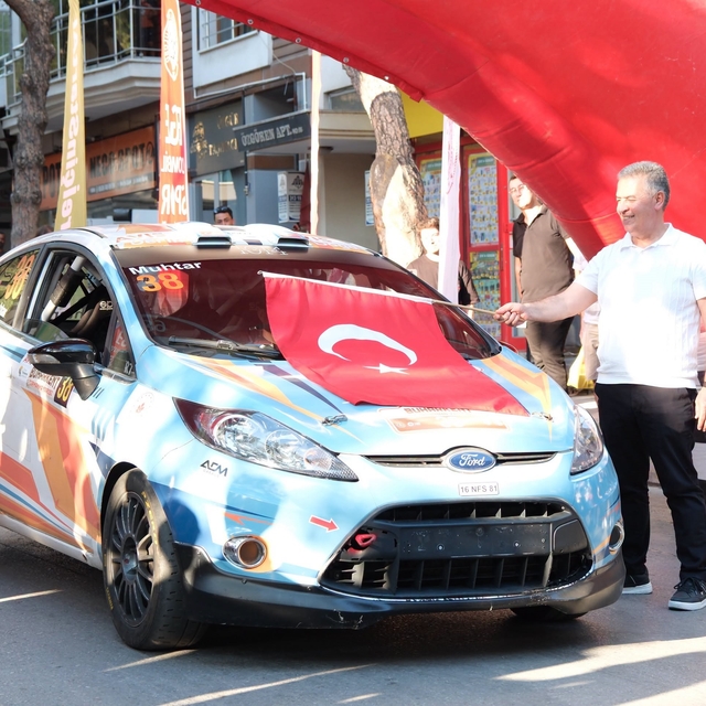 Buharkent'te yarış, 'seremonik start' ile başladı