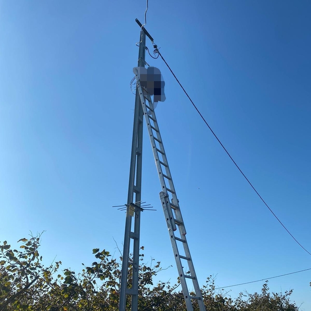 Çıktığı direkte akıma kapılan elektrikçi hayatını kaybetti