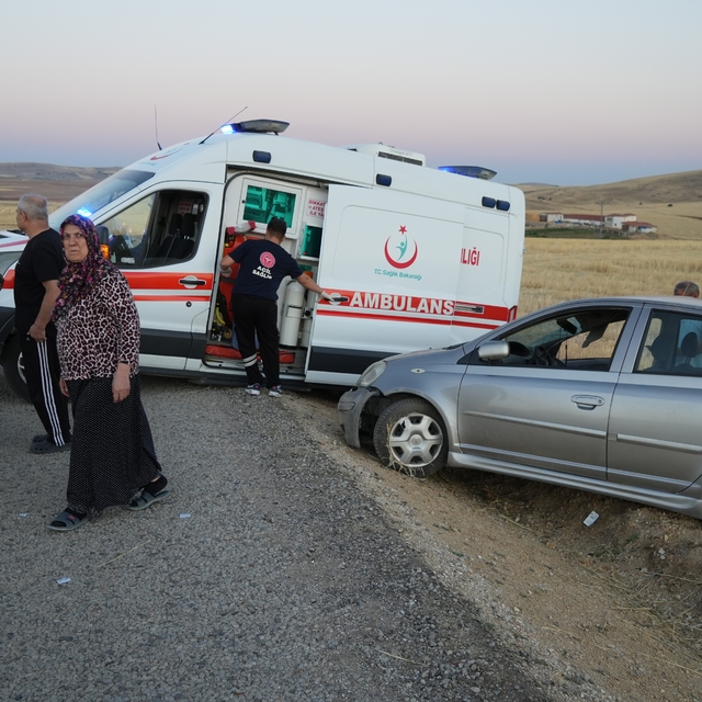 Kırıkkale'de otomobil takla attı: 4 yaralı