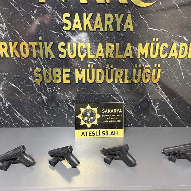 Otoyolda polisten silah operasyonu