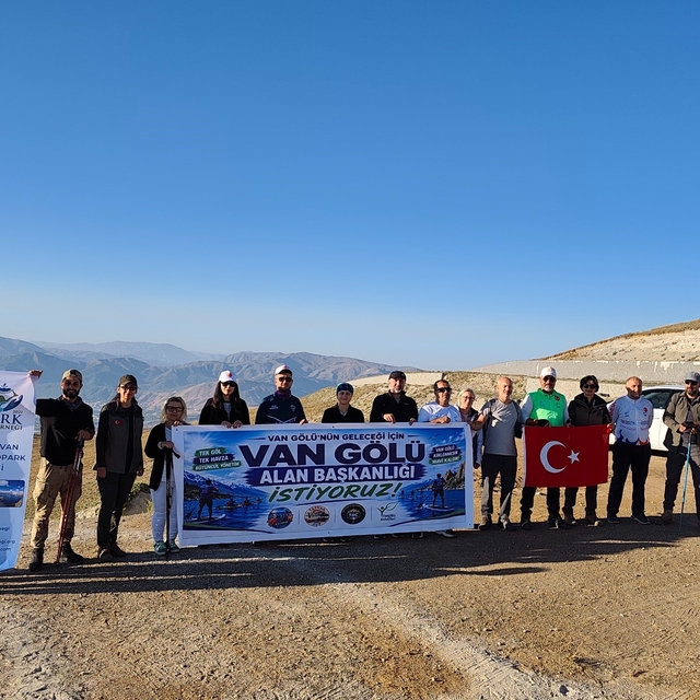 Nemrut Kalderası'nda 30 kilometrelik çanak yürüyüşü