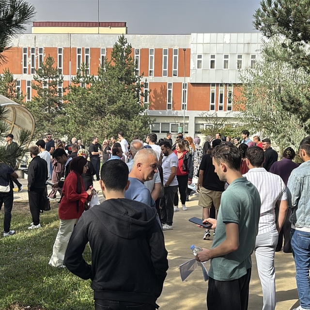 Bolu'da binlerce memur adayı KPSS'de ter döktü