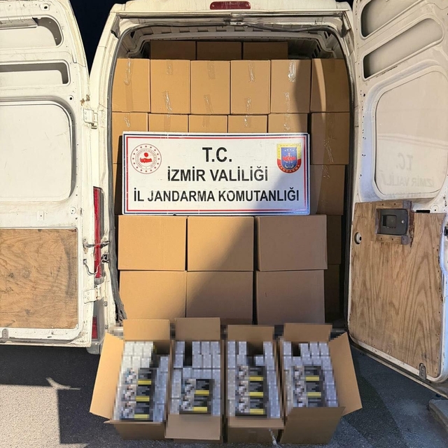 Minibüste 2,6 milyon bandrolsüz boş makaron ele geçirildi