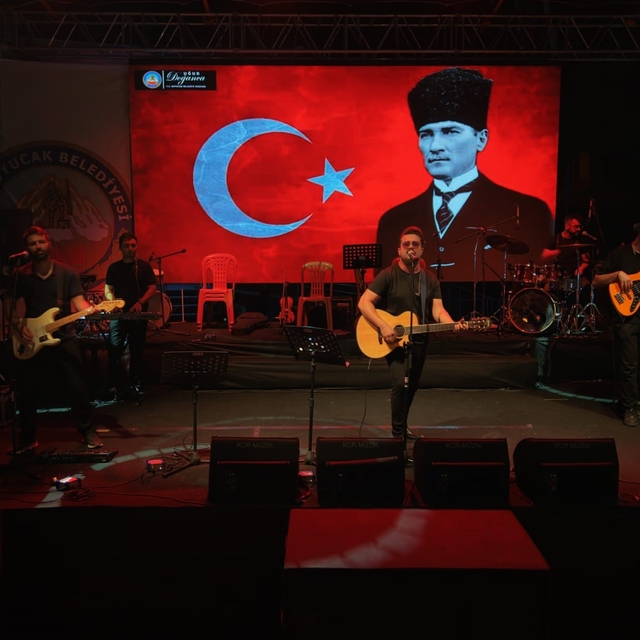 Kuyucak'ta kurtuluş coşkusu konserlerle taçlandı