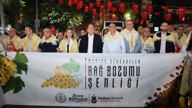 Bağ Bozumu coşkusu kortejle taçlandı