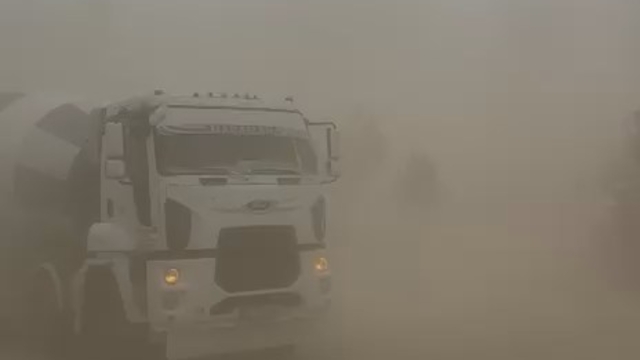 Bingöl'de kuvvetli rüzgar çatıları uçurdu