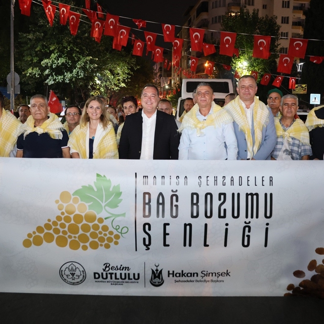 Bağ Bozumu coşkusu kortejle taçlandı