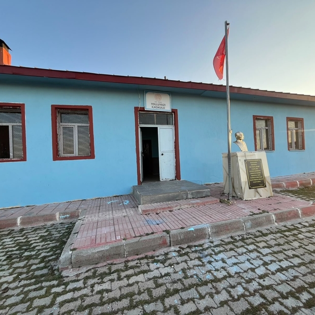 Ağrı'da okullar yeni döneme pırıl pırıl hazırlandı
Ağrı'da eğitim seferberl...