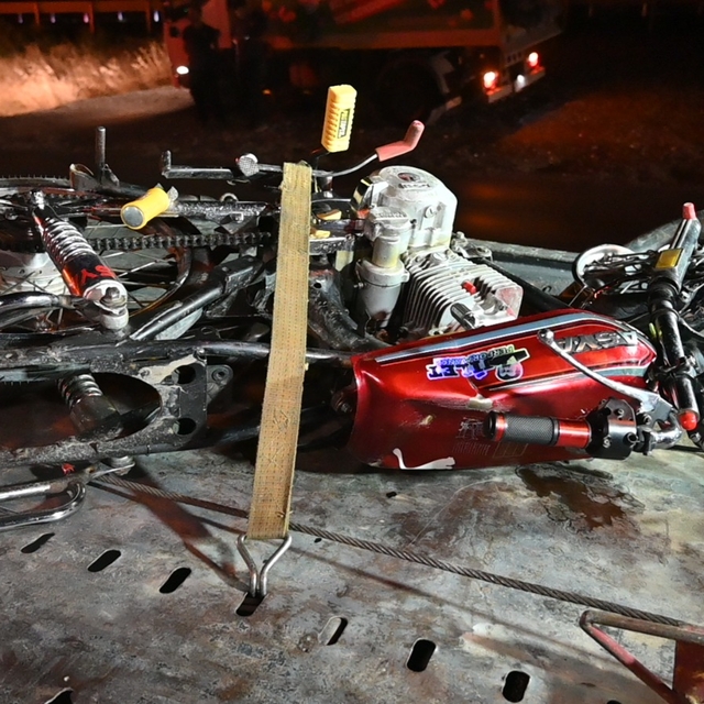 Kırıkkale'de motosiklet trafik levhasına çarptı: 2 yaralı