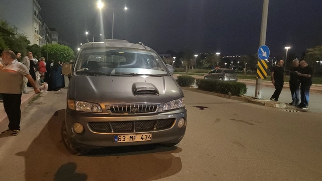 İskenderun'da geri manevra yapan aracın çarptığı kadın ağır yaralandı