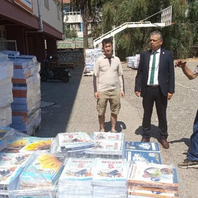 Nazilli'de ders kitaplarının dağıtım hazırlıkları incelendi