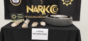 Şırnak'ta stepneye gizlenmiş 4 kilo metamfetamin ele geçirildi