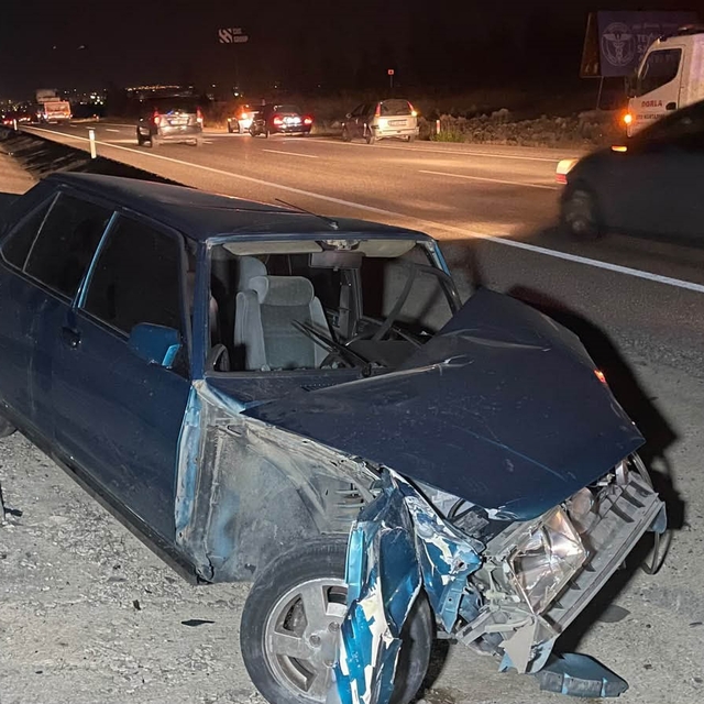 Karaman'da 2 otomobil çarpıştı: 3 yaralı