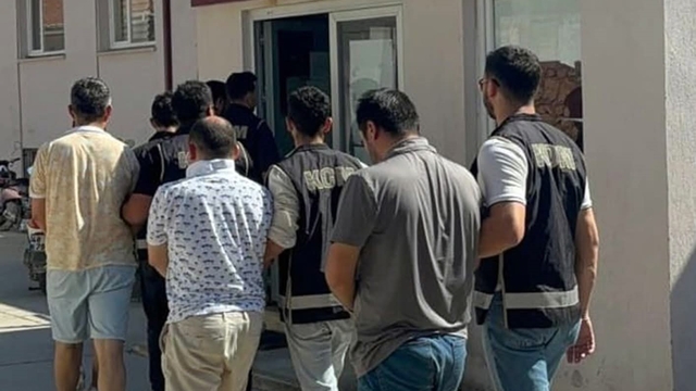Yurt dışına kaçmaya çalışan FETÖ üyeleri yakalandı