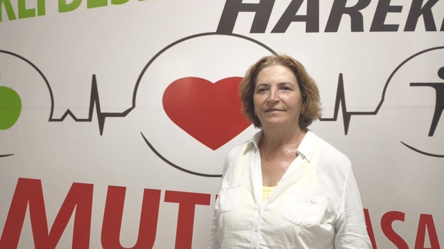 Kırmızı etek sevdası 61 yaşında 25 kilo verdirdi
Düğünde giymek istediği kırmızı etek üzerine olmayınca azmedip 25 kilo verdi