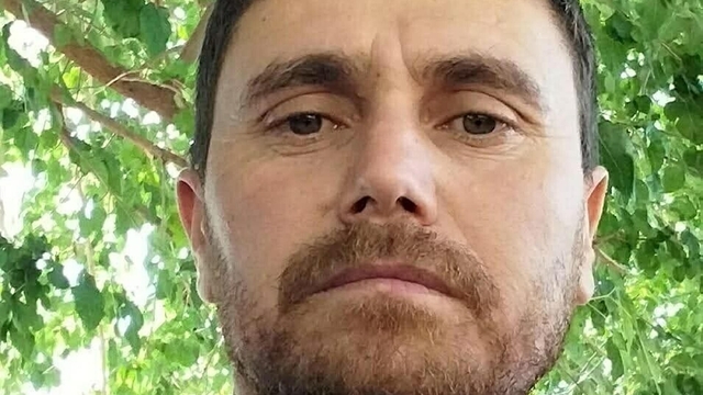 Otomobil refüje çarptı: 2 ölü