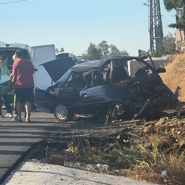 Seydikemer'de otomobil yoldan çıktı: 2 ölü