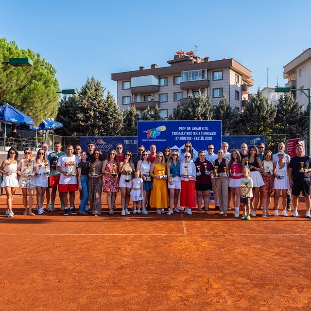 Bursa'da raketler Prof. Dr. Ayhan Kızıl anısına sallandı
T300 Masters Tenis...