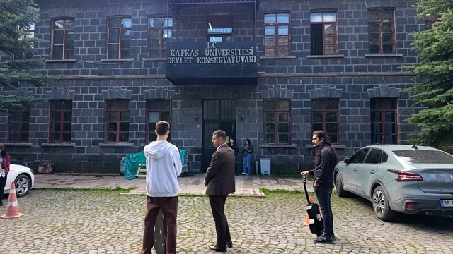 Kars'ta konservatuvar hayali kuran öğrenciler için yetenek sınavı heyecanı