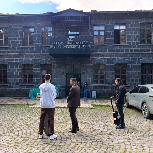 Kars'ta konservatuvar hayali kuran öğrenciler için yetenek sınavı heyecanı