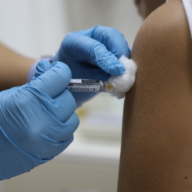 Muğla Büyükşehir'in HPV aşı desteği sürüyor
