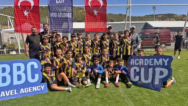 Erciyes'te Talas zirvesi: iki kupa birden