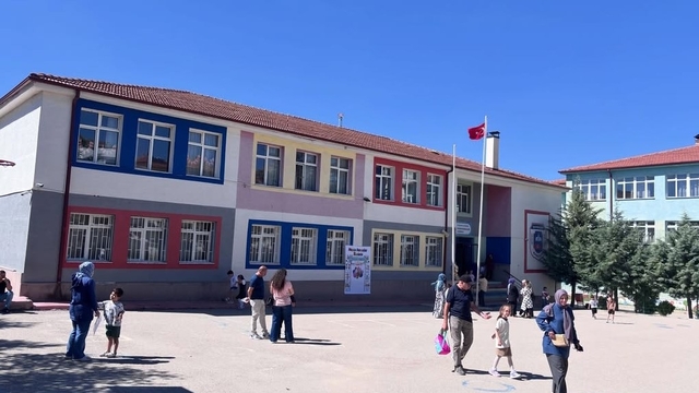 Sivrihisar'da miniklerin okul heyecanı başladı