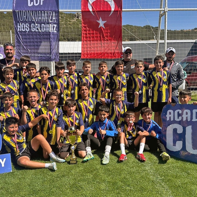 Erciyes'te Talas zirvesi: iki kupa birden