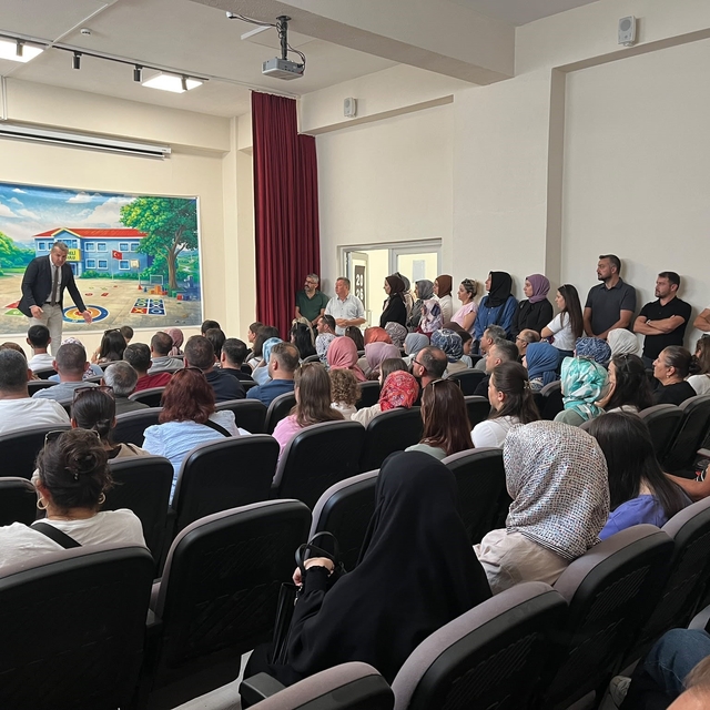 Uyum sürecinde sıraları bu kez öğrenciler değil veliler doldurdu