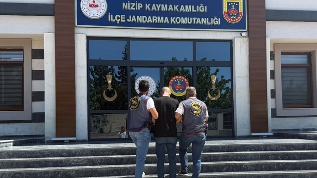 Kesinleşmiş 10'ar yıl cezayla aranan 2 şahıs yakalandı