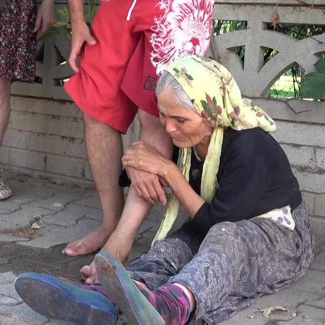 Anne oğlunun, oğlu annesinin yanan evde olduğunu zannetti buluşmada gözyaşl...