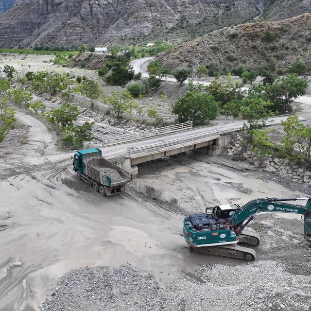 Erzurum'da sağanak sonrası taşkın: DSİ ekipleri seferber oldu