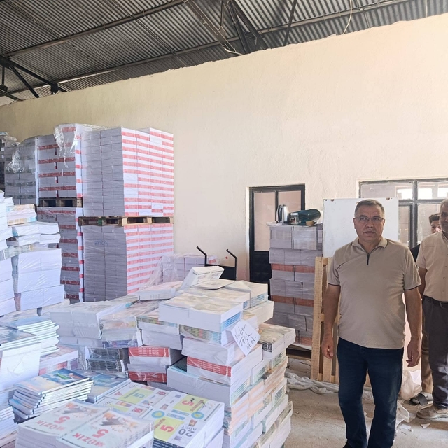 Ders kitaplarının eksiksiz ve düzenli dağıtımı için çalışmalar sürüyor