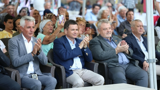Osmangazi'nin siyah inciri festivalde görücüye çıktı
Başkan Erkan Aydın: "Üreticinin desteklenmesi gerekiyor"