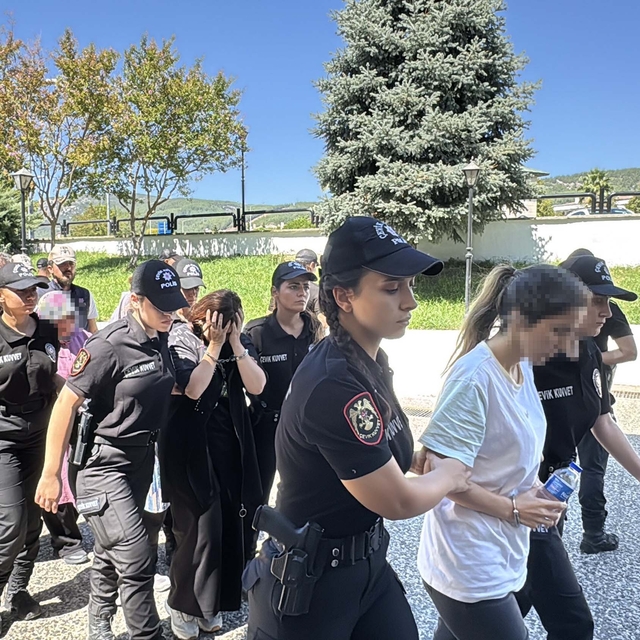 FETÖ'cü Burkay Karatepe ile bağlantılı 10 şüpheli adliyede