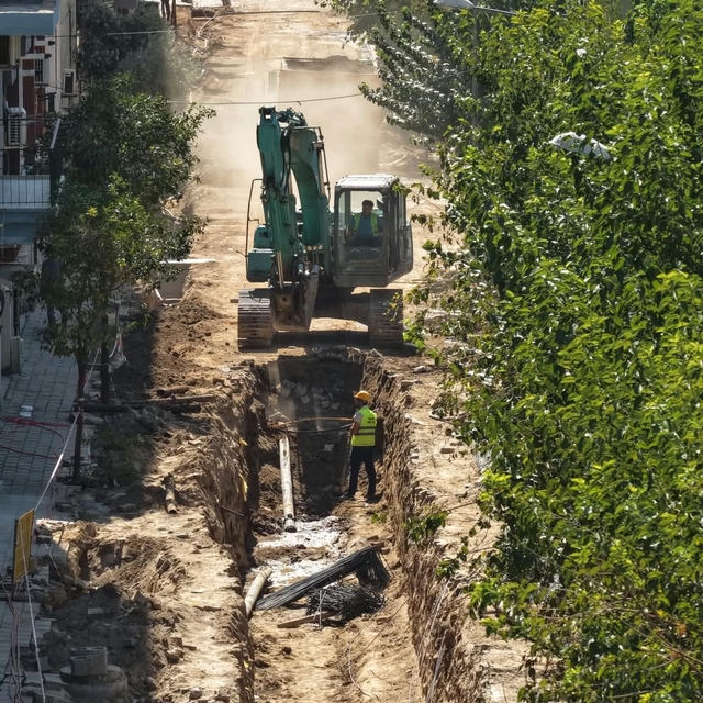 Aydın Büyükşehir Belediyesi'nin Efeler'de altyapı yatırımları sürüyor