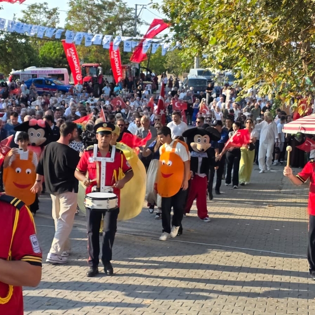 Yeşilçomlu Kavun Festivali bölge üreticisine pazar oluşturuyor