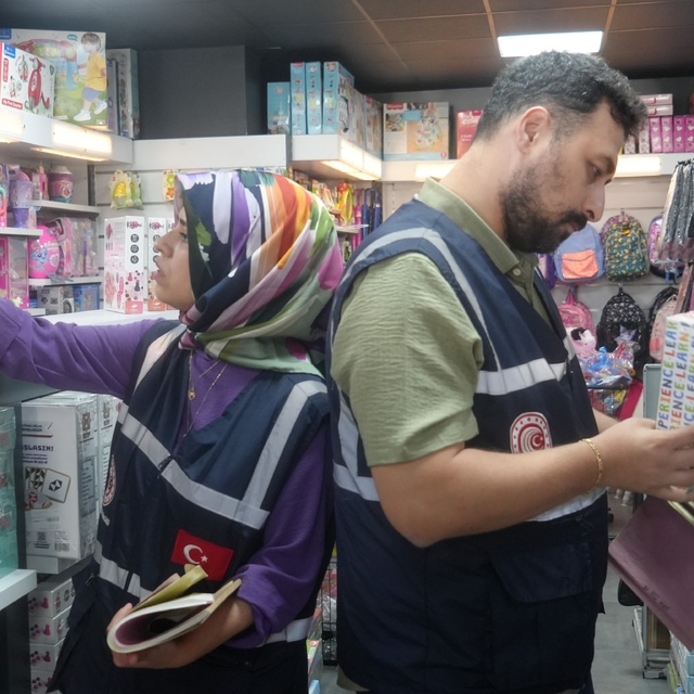 Balıkesir'de kırtasiyeler denetleniyor