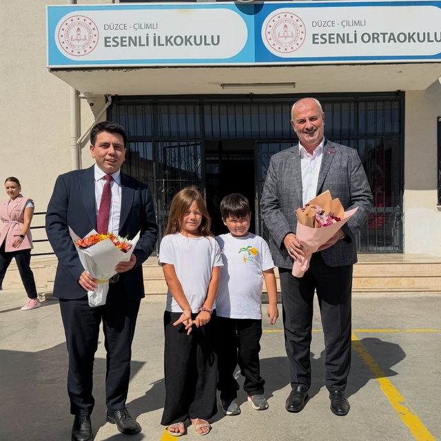 Eğitim hayatlarının ilk günü öğrencilerin yanında oldular