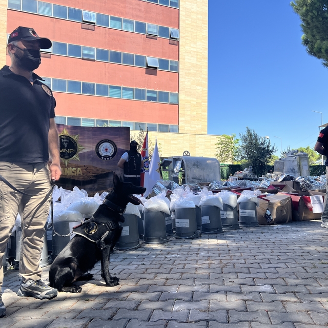 Manisa'da tarihi uyuşturucu operasyonu: Piyasa değeri yaklaşık 1 milyar TL...