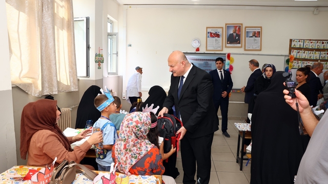 Adıyaman'da 5 bin öğrenciye kırtasiye desteği