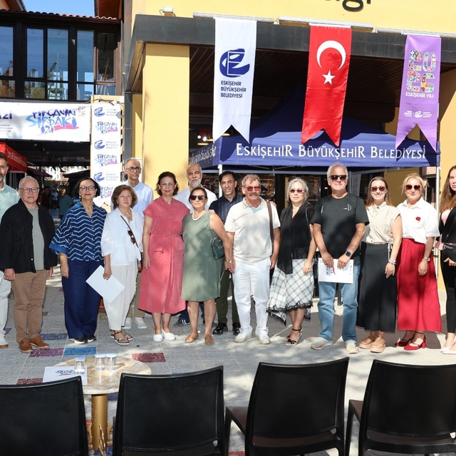 "4. Eskişehir Fırçanın Sırdaki İzi Sempozyumu" başladı
Seramik Sanatı Eğiti...