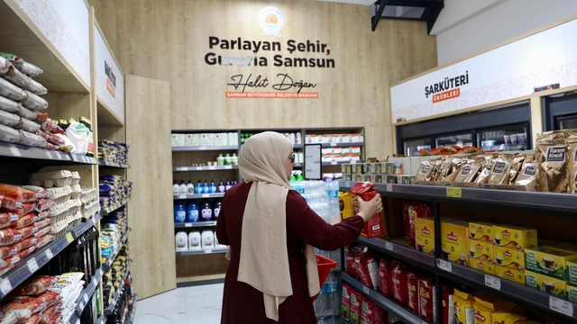 Yöresel ürünlerin yeni adresi Saathane Meydanı