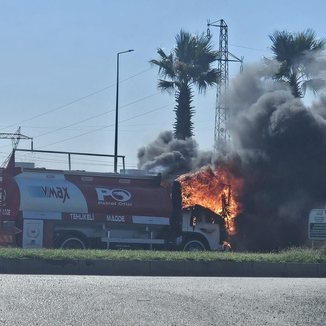 Kahramanmaraş'ta yakıt tankerinde çıkan yangın korkuttu